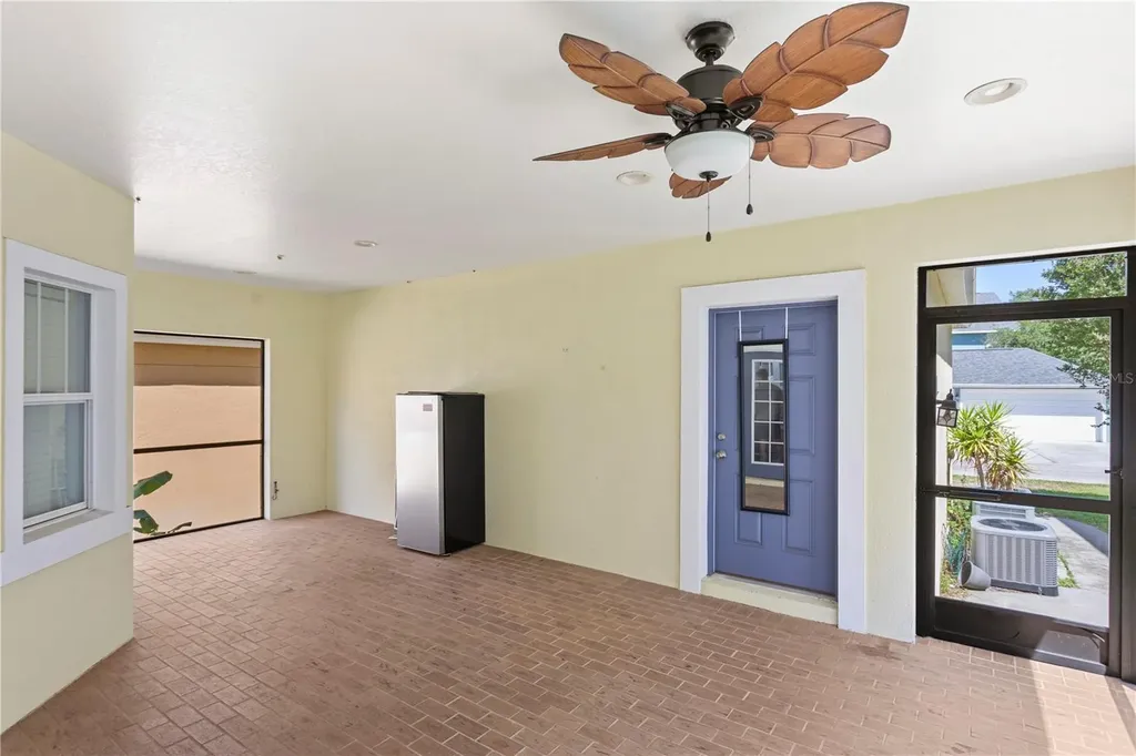 16018 Loneoak View Drive Lithia FL 33547