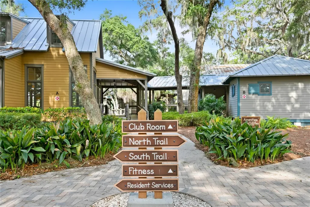 16018 Loneoak View Drive Lithia FL 33547