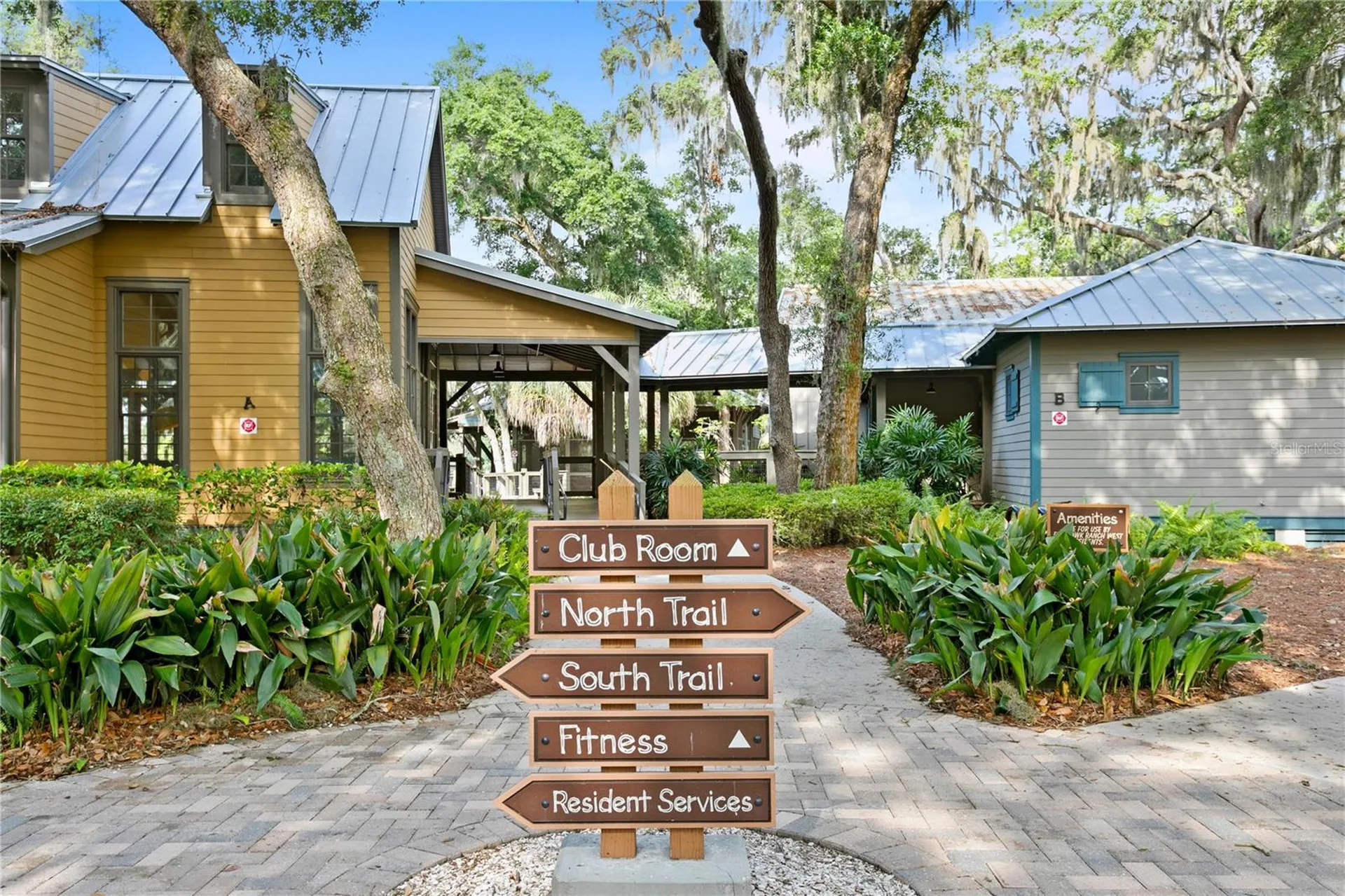 16018 Loneoak View Drive Lithia FL 33547