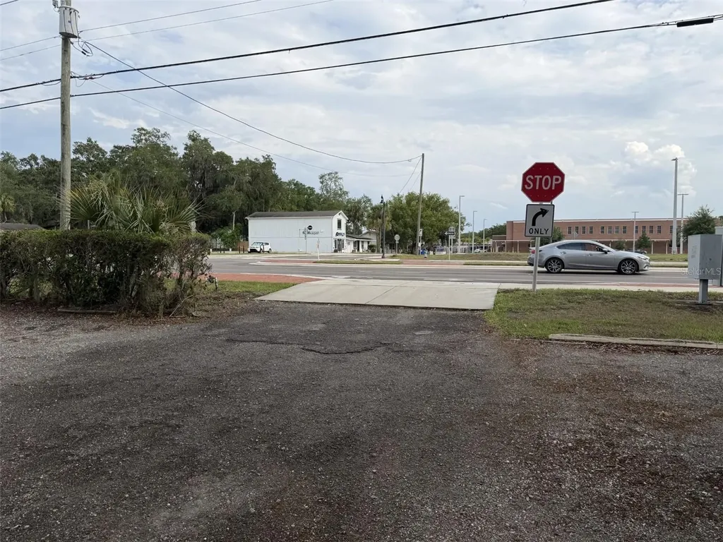131 W Broadway Street Oviedo FL 32765