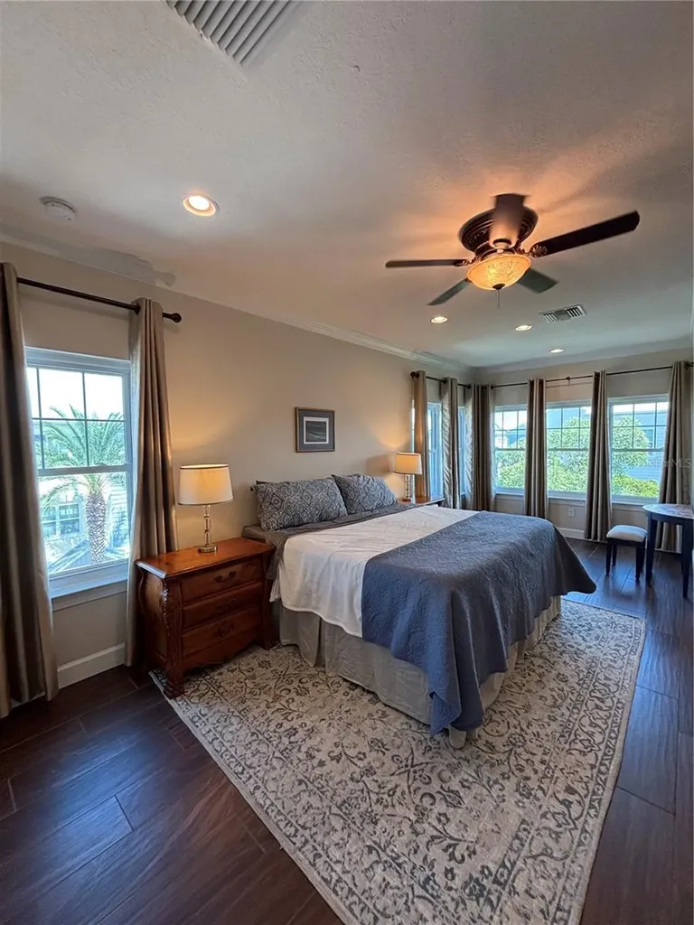 3231 Nautical Place S St Petersburg FL 33714