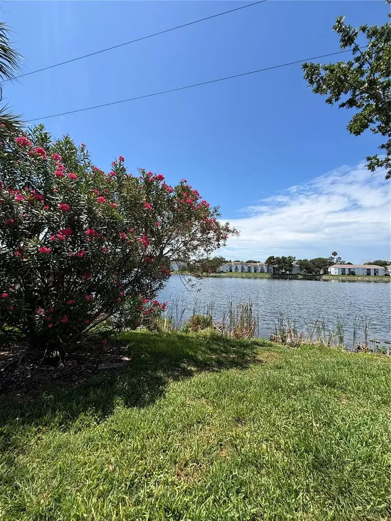 3231 Nautical Place S St Petersburg FL 33714