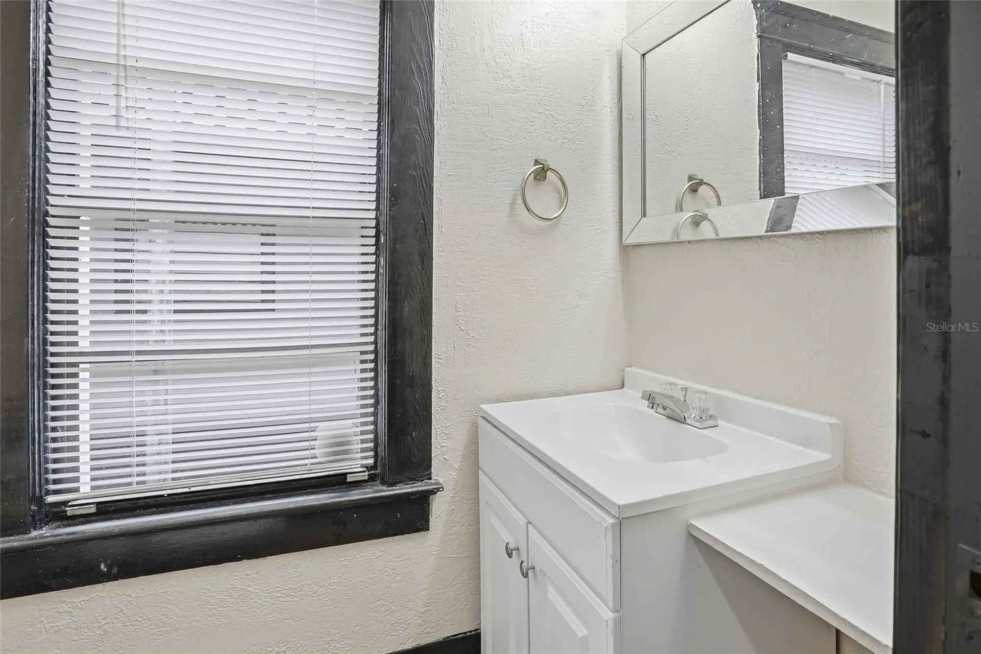 911 Magnolia Drive Clearwater FL 33756