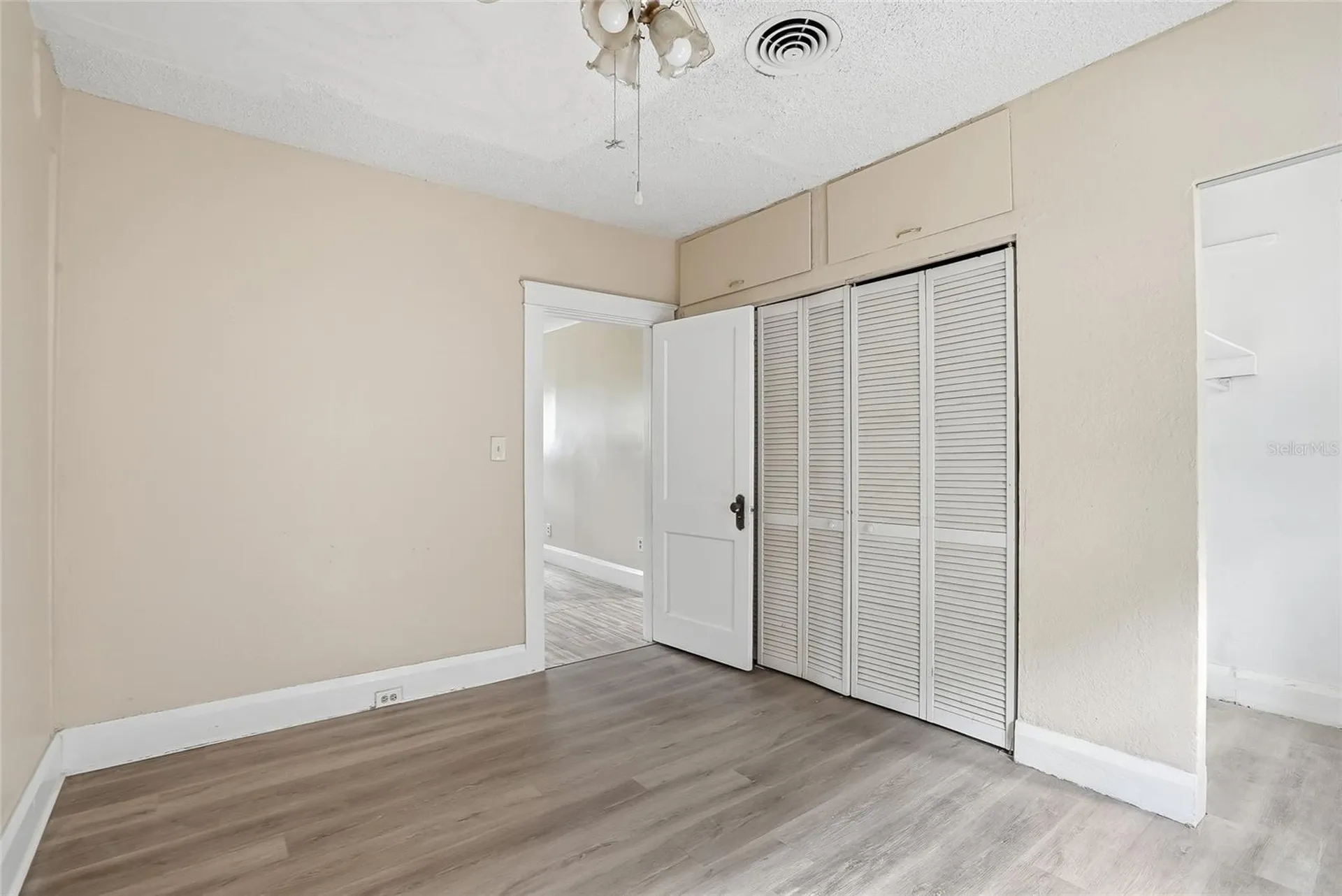 911 Magnolia Drive Clearwater FL 33756
