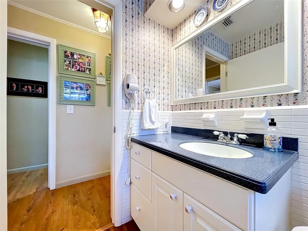 1858 Paradise Lane Clearwater FL 33756