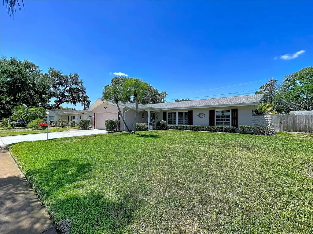1858 Paradise Lane Clearwater FL 33756