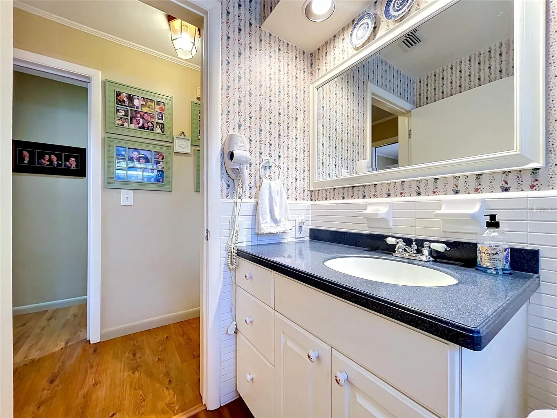 1858 Paradise Lane Clearwater FL 33756