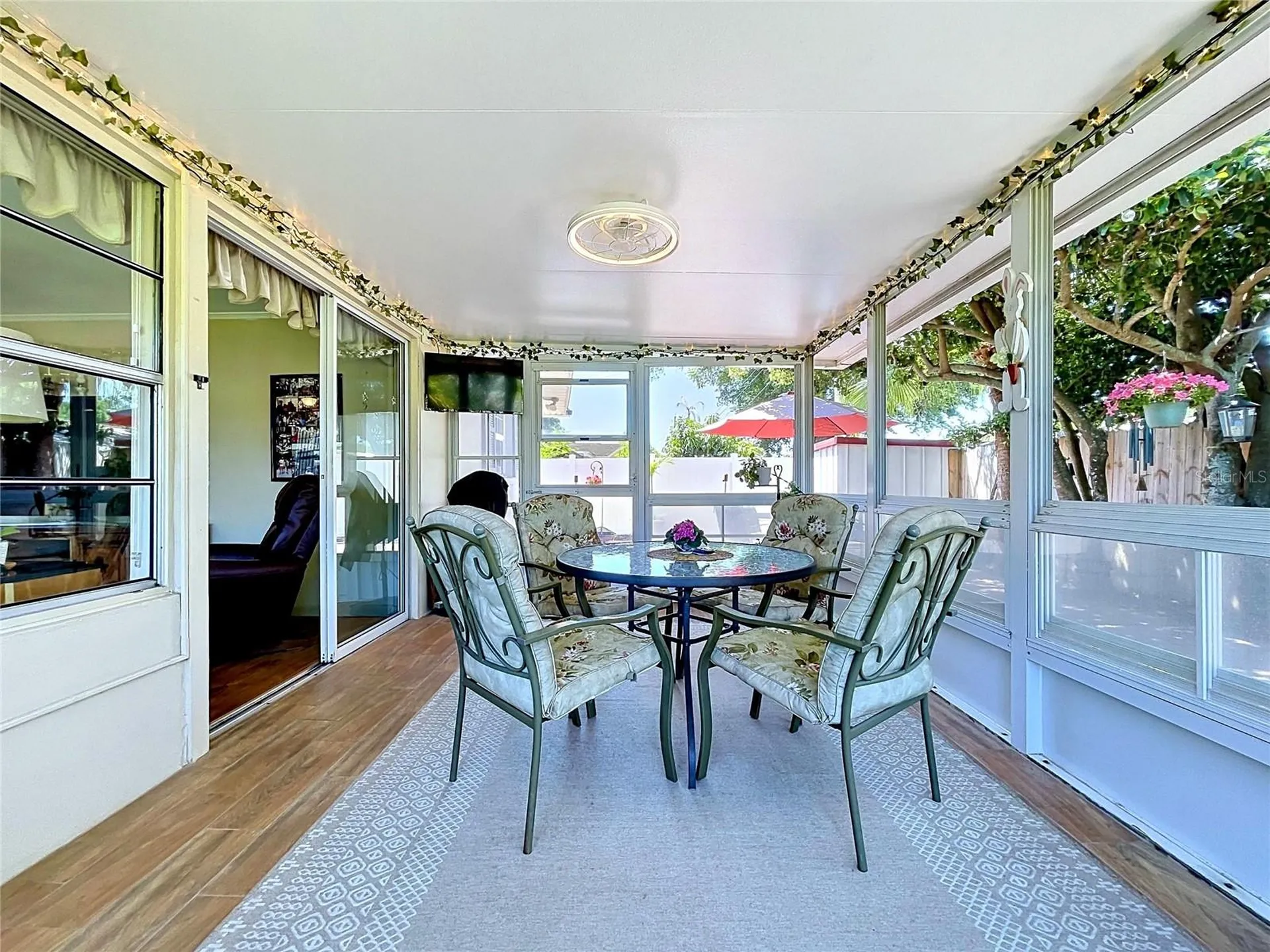 1858 Paradise Lane Clearwater FL 33756