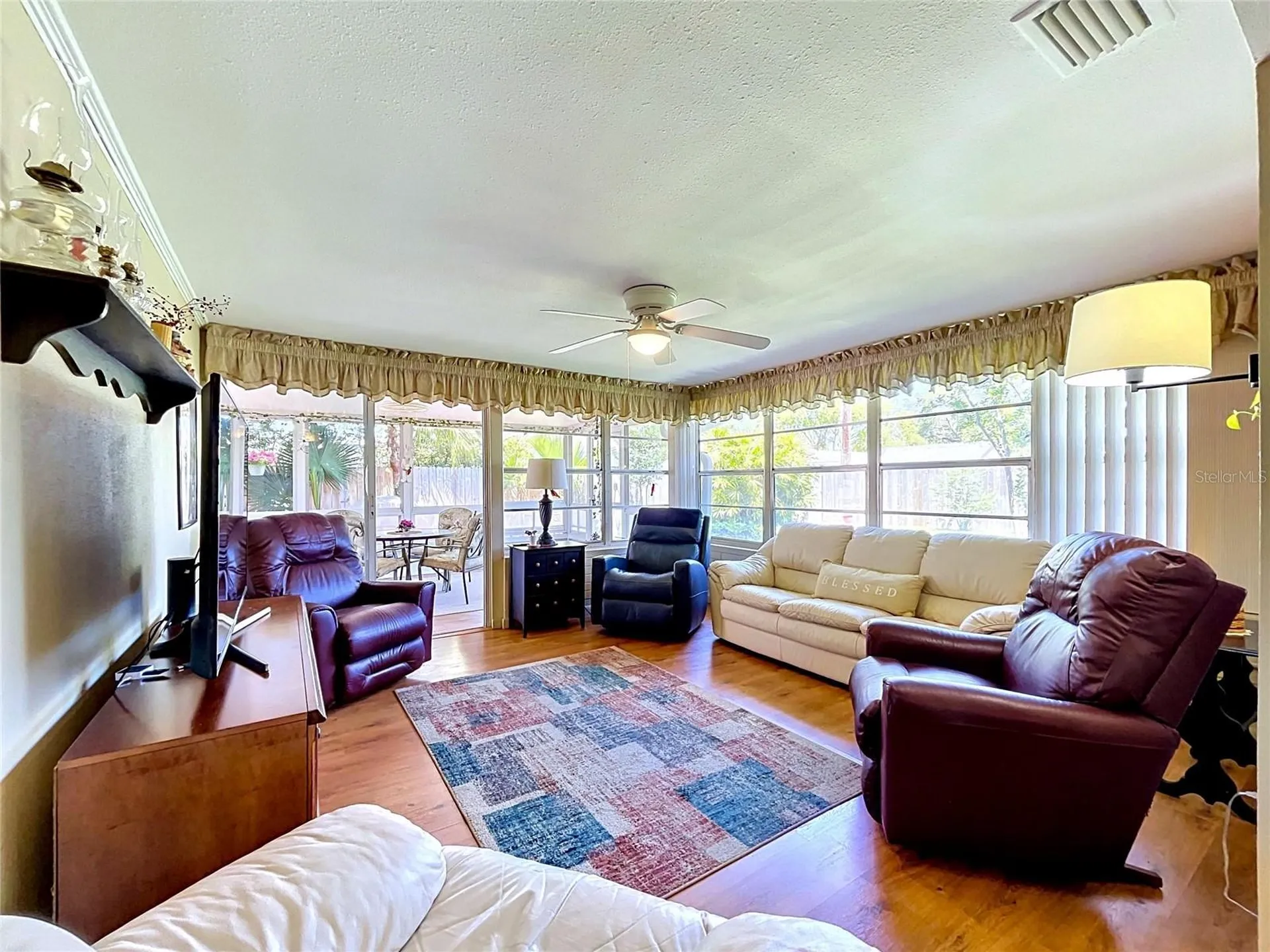 1858 Paradise Lane Clearwater FL 33756