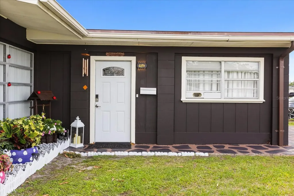 6227 Luzon Drive Orlando FL 32809