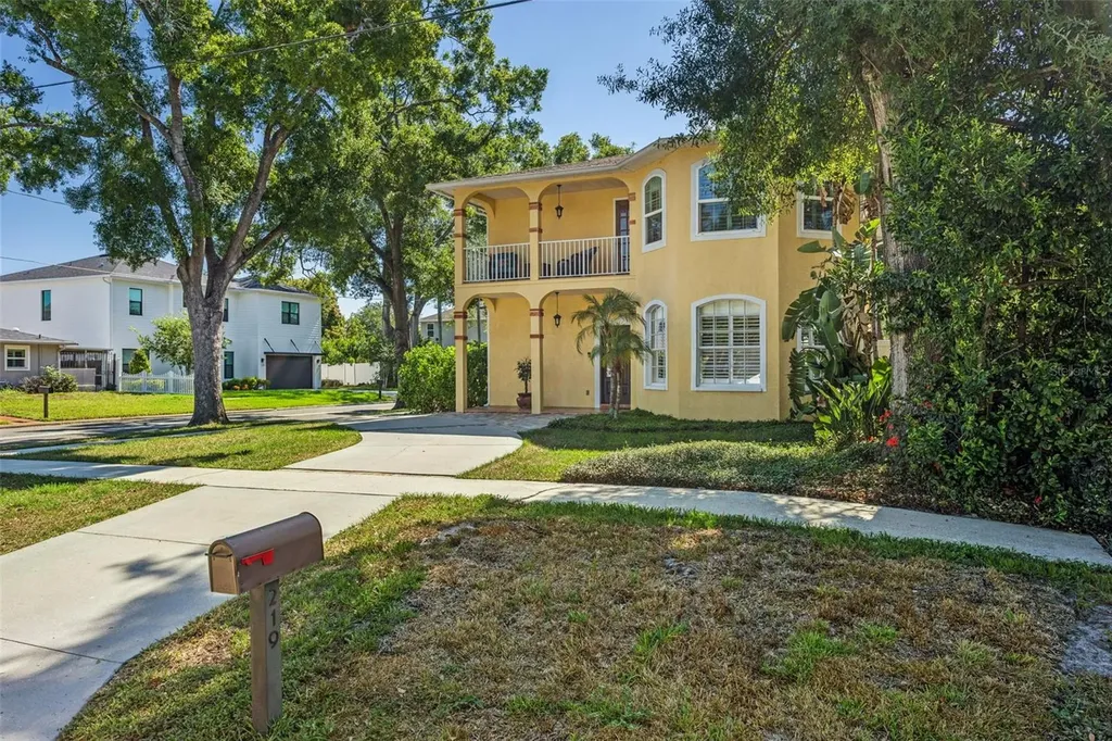 219 N Excelda Avenue Tampa FL 33609