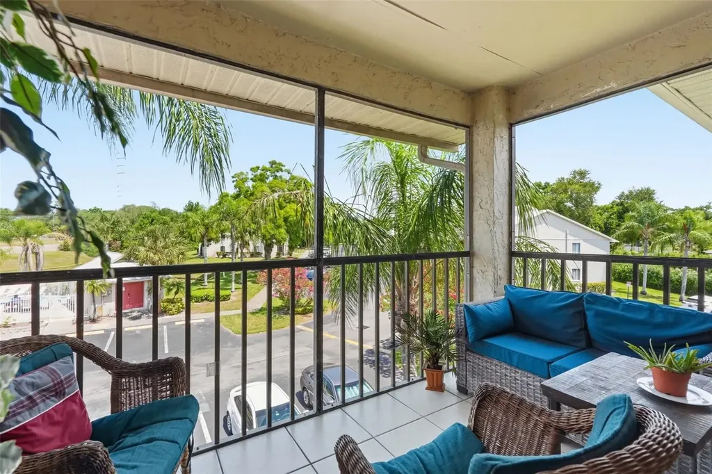 2067 Hunters Glen Drive Dunedin FL 34698