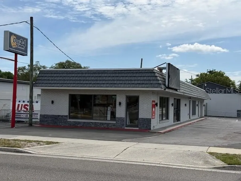 9501 N Nebraska Avenue Tampa FL 33612