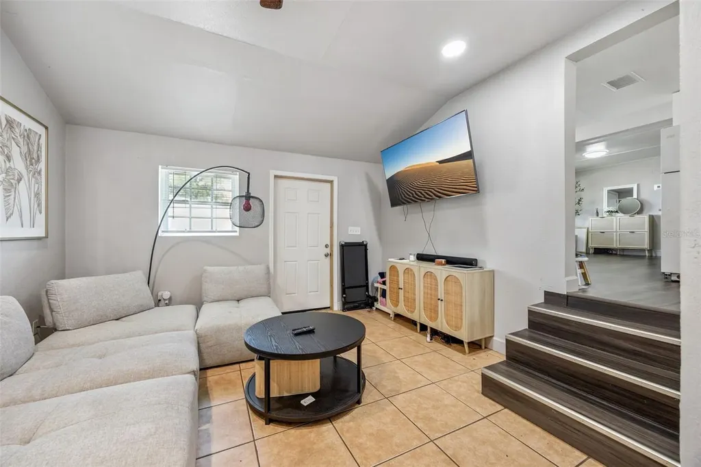 5212 Aloha Street Orlando FL 32810