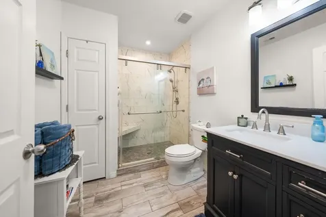 3290 70th Avenue N St Petersburg FL 33702