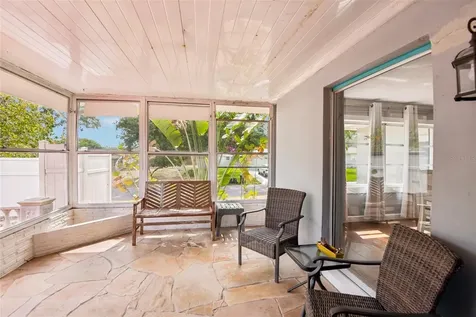 992 Hillwood Drive Dunedin FL 34698