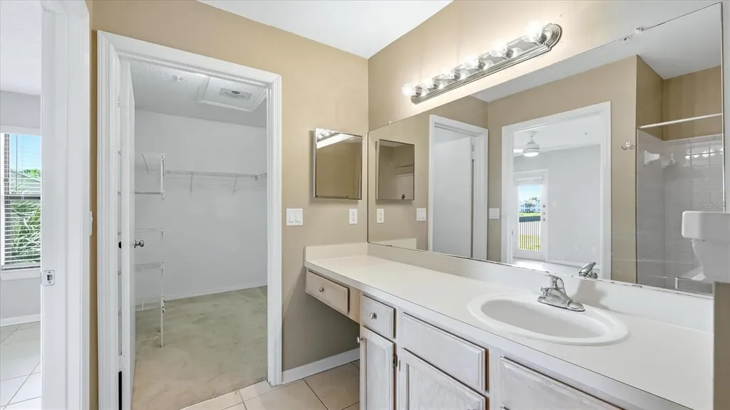 4033 Crockers Lake Boulevard Sarasota FL 34238