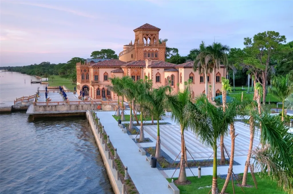 4033 Crockers Lake Boulevard Sarasota FL 34238