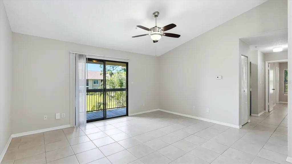 4033 Crockers Lake Boulevard Sarasota FL 34238
