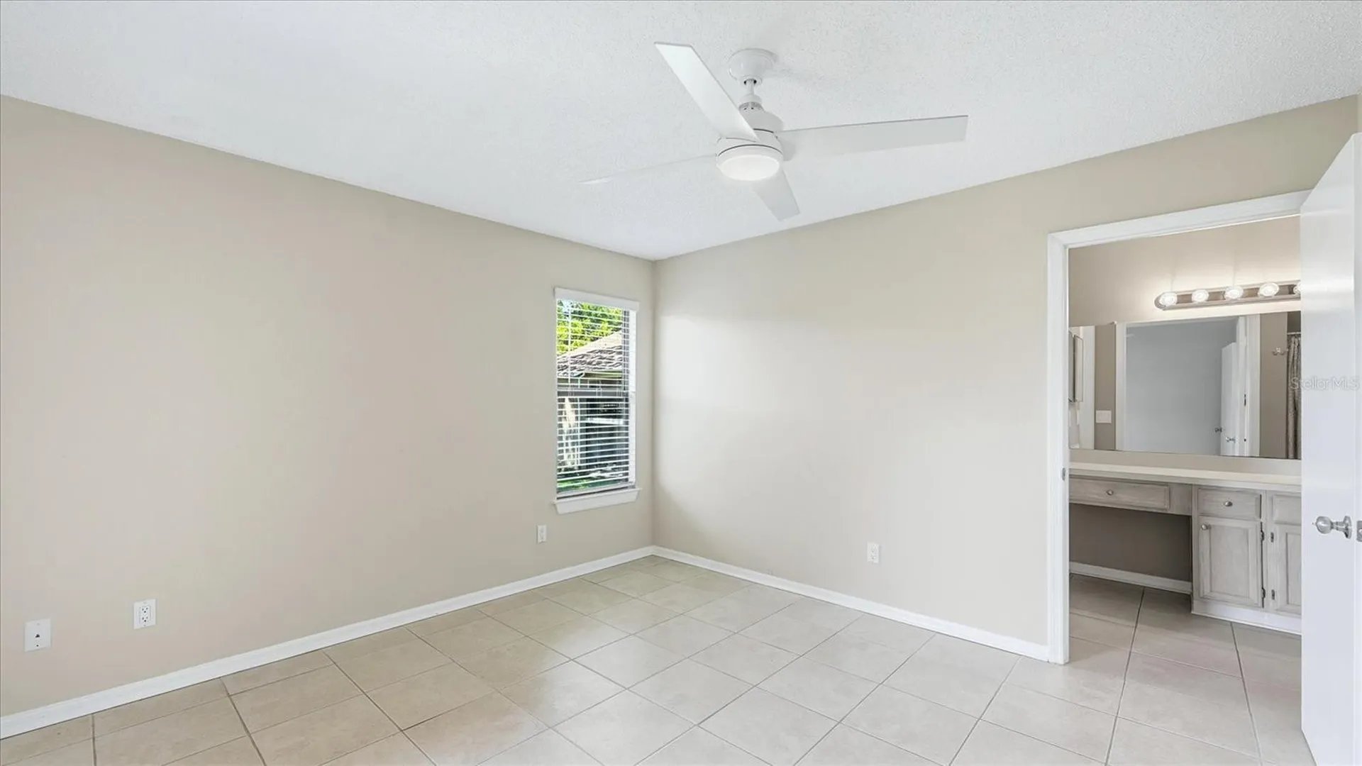 4033 Crockers Lake Boulevard Sarasota FL 34238