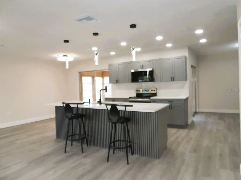 614 Huntington Street Brandon FL 33511