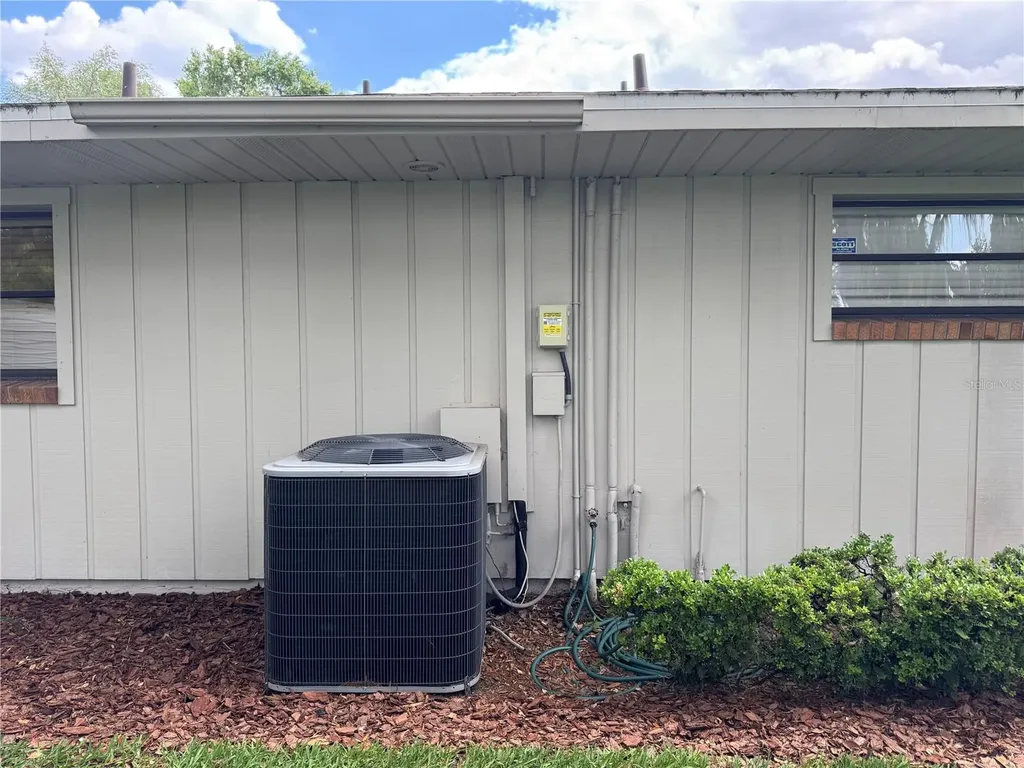 334 W F Street Frostproof FL 33843