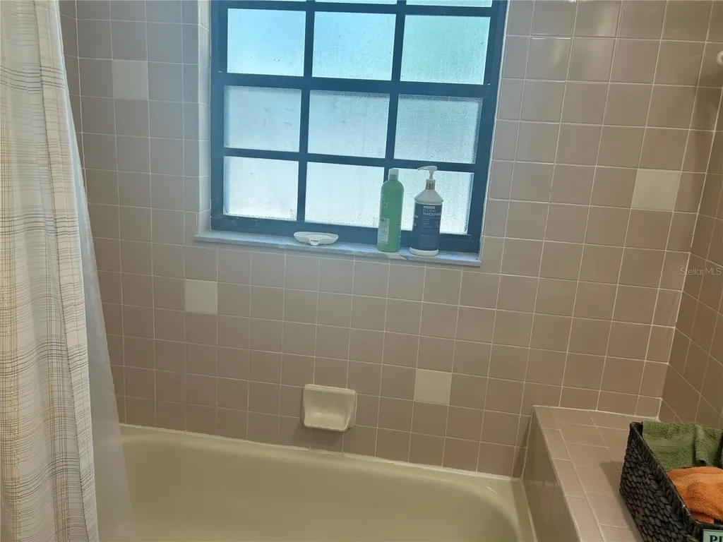 9405 94th Street Seminole FL 33777