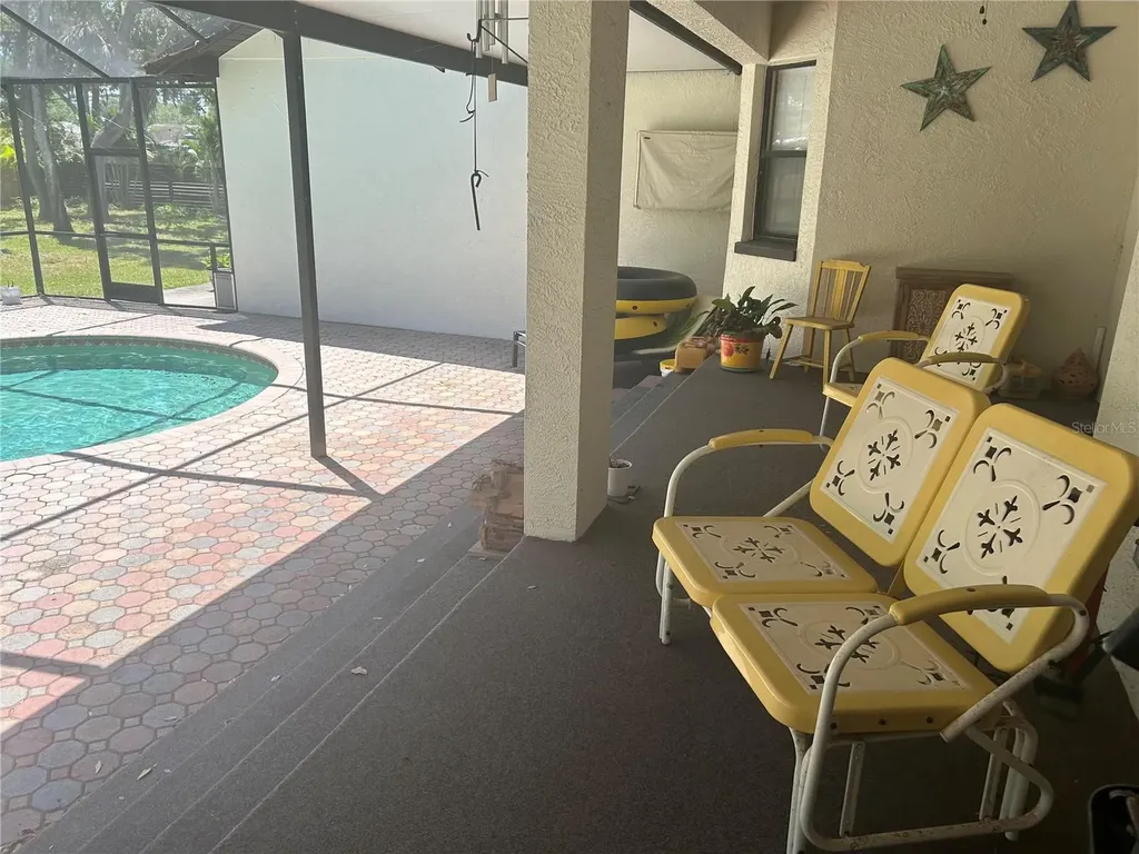 9405 94th Street Seminole FL 33777