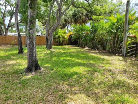 9405 94th Street Seminole FL 33777
