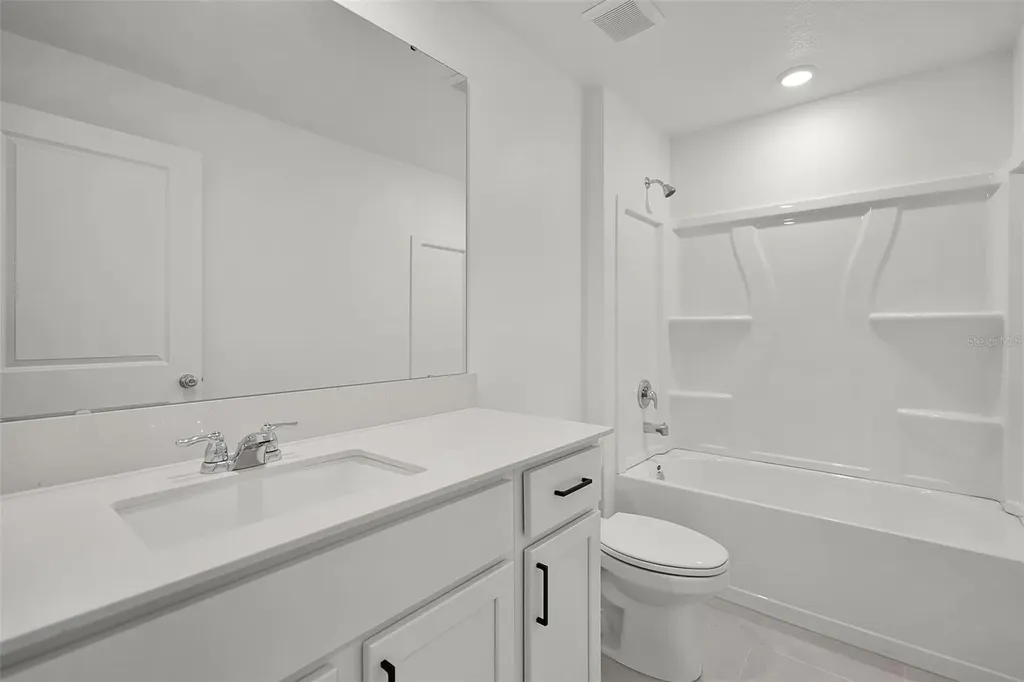 2711 Pioneer Trail Eagle Lake FL 33839