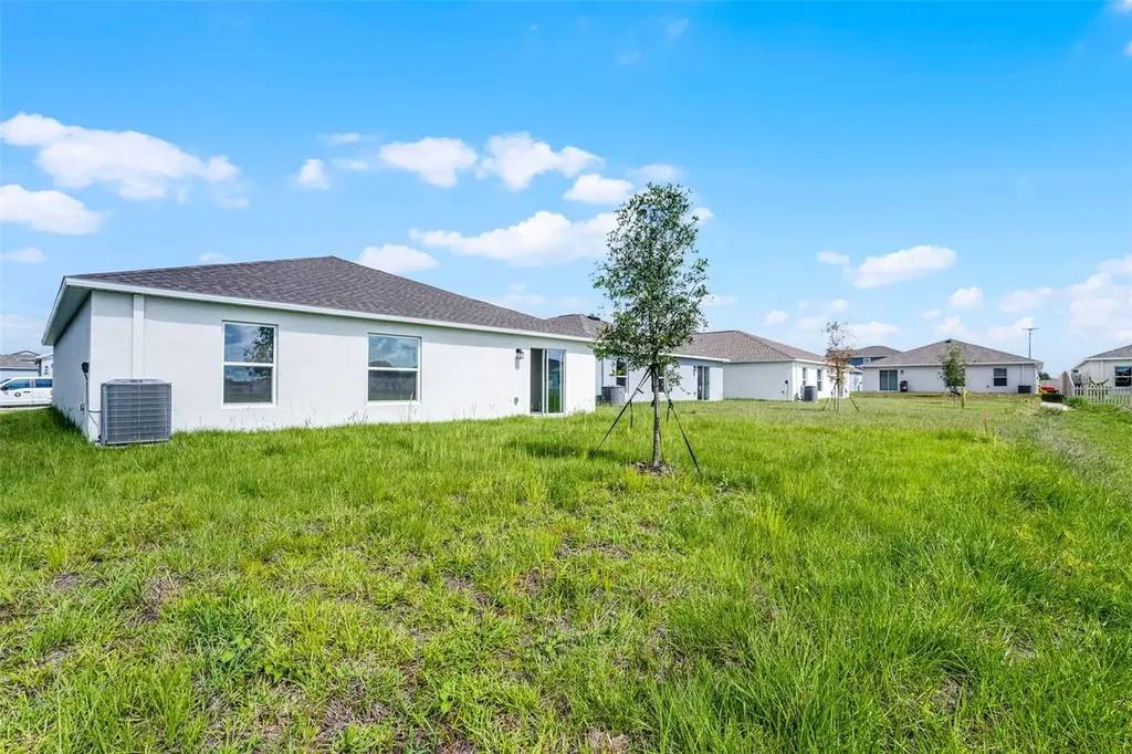 2711 Pioneer Trail Eagle Lake FL 33839