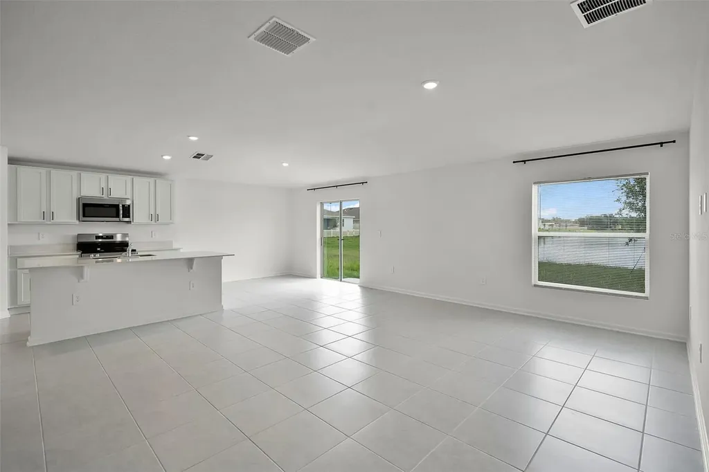 2711 Pioneer Trail Eagle Lake FL 33839