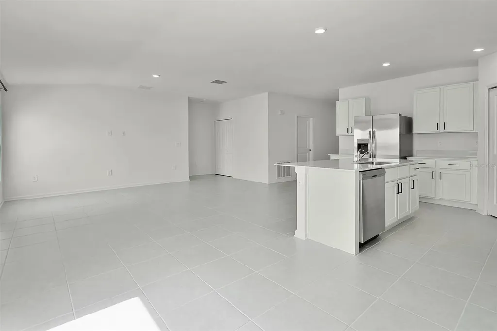 2711 Pioneer Trail Eagle Lake FL 33839