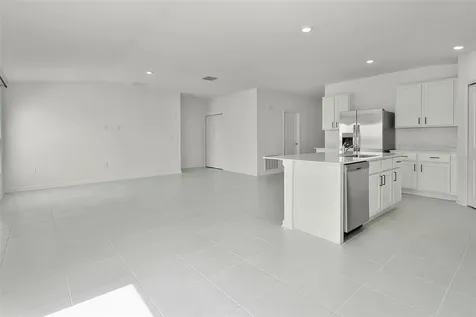 2711 Pioneer Trail Eagle Lake FL 33839