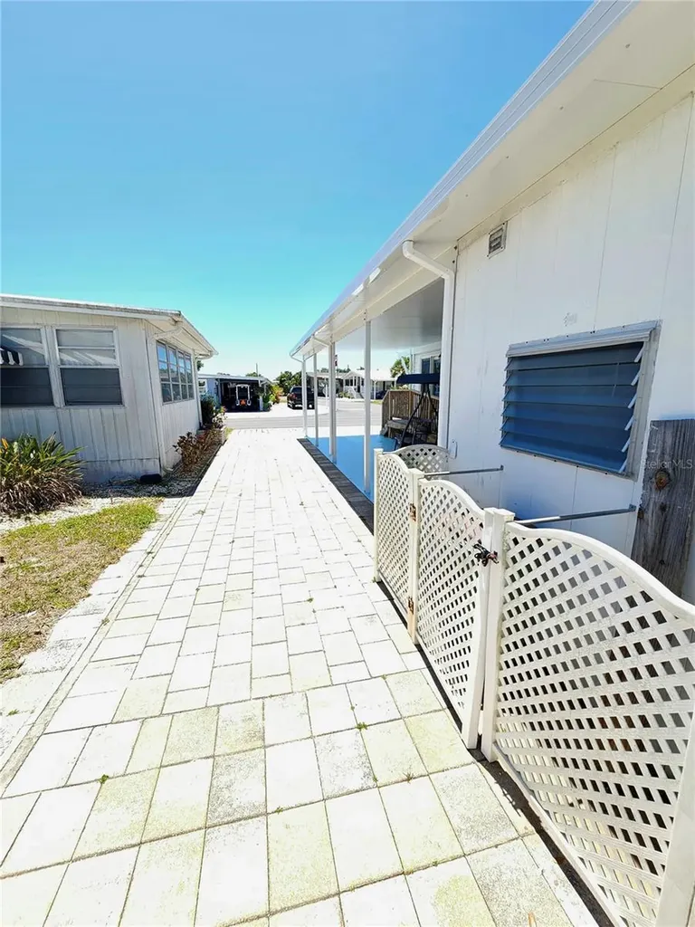 205 Via Veneto Venice FL 34285