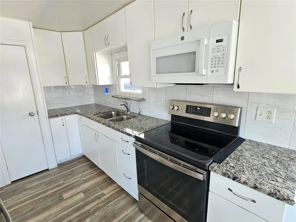 205 Via Veneto Venice FL 34285