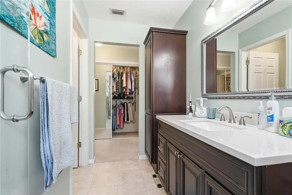 9034 Lake Place Lane Tampa FL 33634