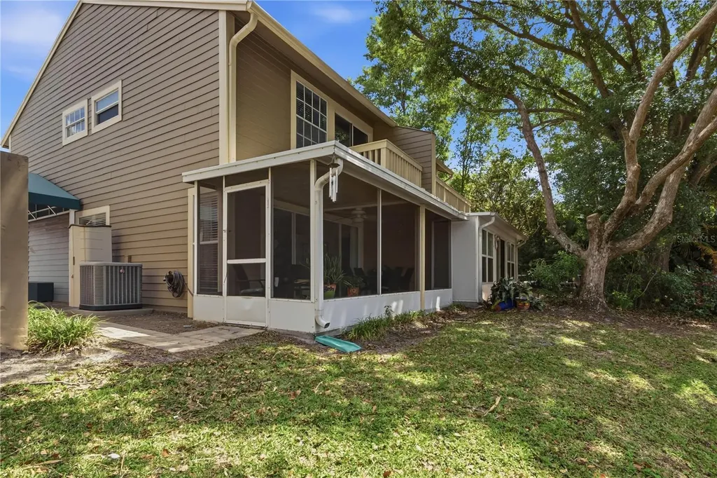 9034 Lake Place Lane Tampa FL 33634