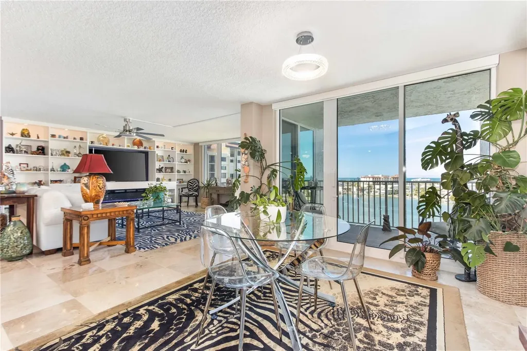 736 Island Way Clearwater FL 33767