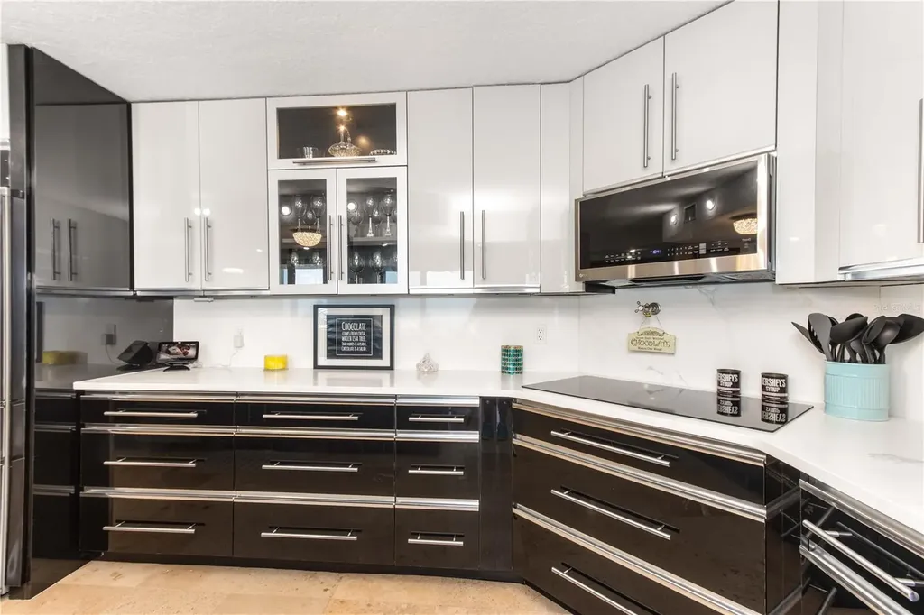 736 Island Way Clearwater FL 33767