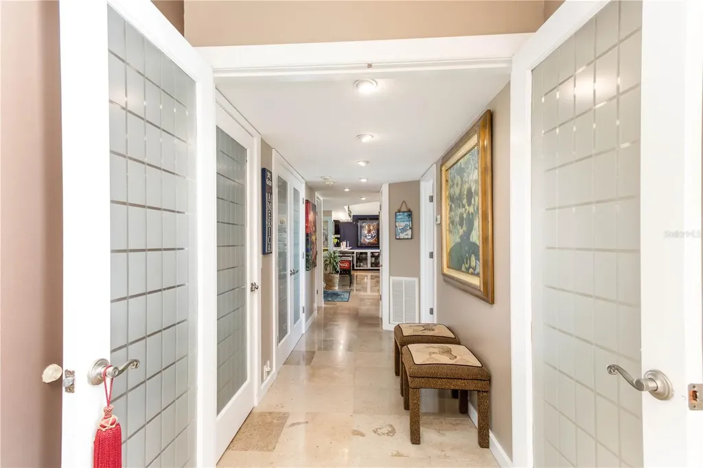 736 Island Way Clearwater FL 33767
