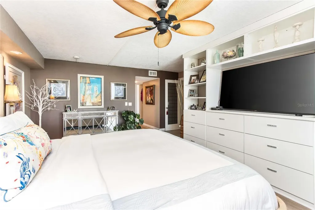736 Island Way Clearwater FL 33767