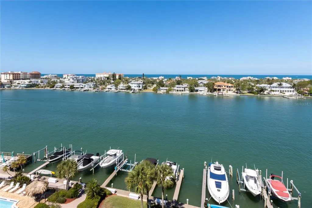 736 Island Way Clearwater FL 33767
