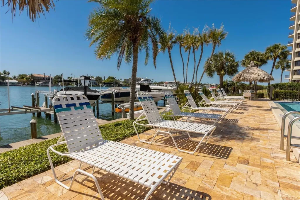 736 Island Way Clearwater FL 33767