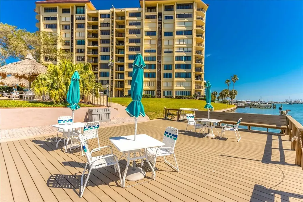 736 Island Way Clearwater FL 33767