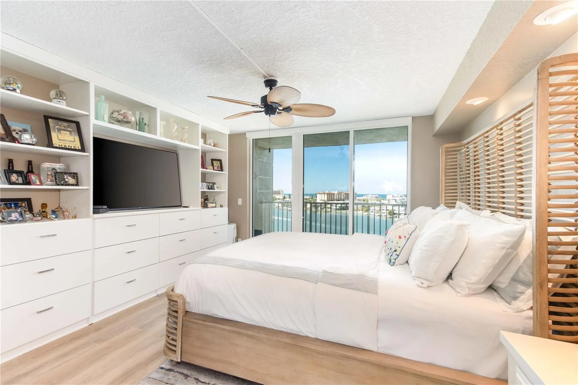 736 Island Way Clearwater FL 33767