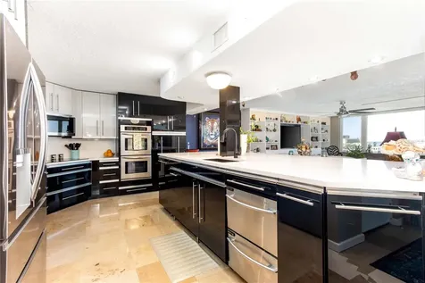 736 Island Way Clearwater FL 33767