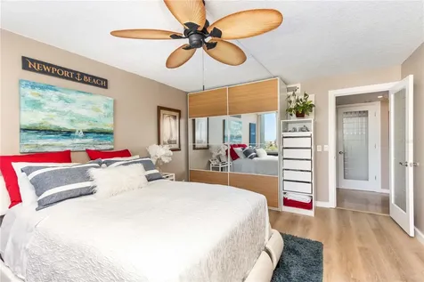 736 Island Way Clearwater FL 33767