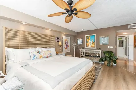 736 Island Way Clearwater FL 33767