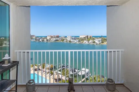 736 Island Way Clearwater FL 33767
